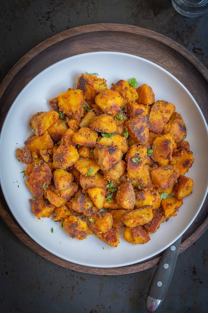 Seppankizhangu roast - Arbi or colocasia boiled and fried until it is browned and seared on all sides. A spicy roasted cheppankizhangu commonly made in the South Indian Tamil homes.